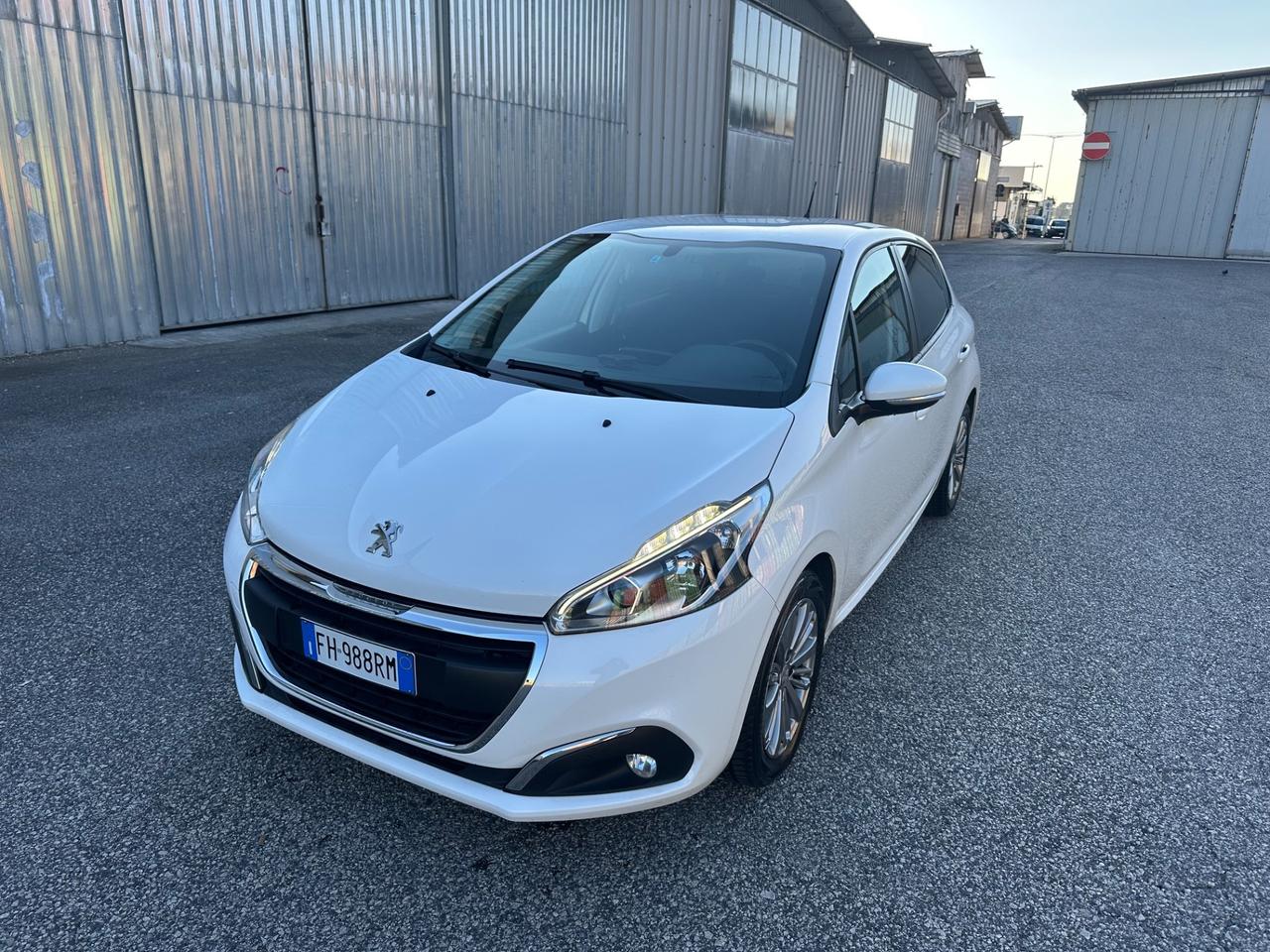 Peugeot 208 PureTech 82 5p. GPL Allure