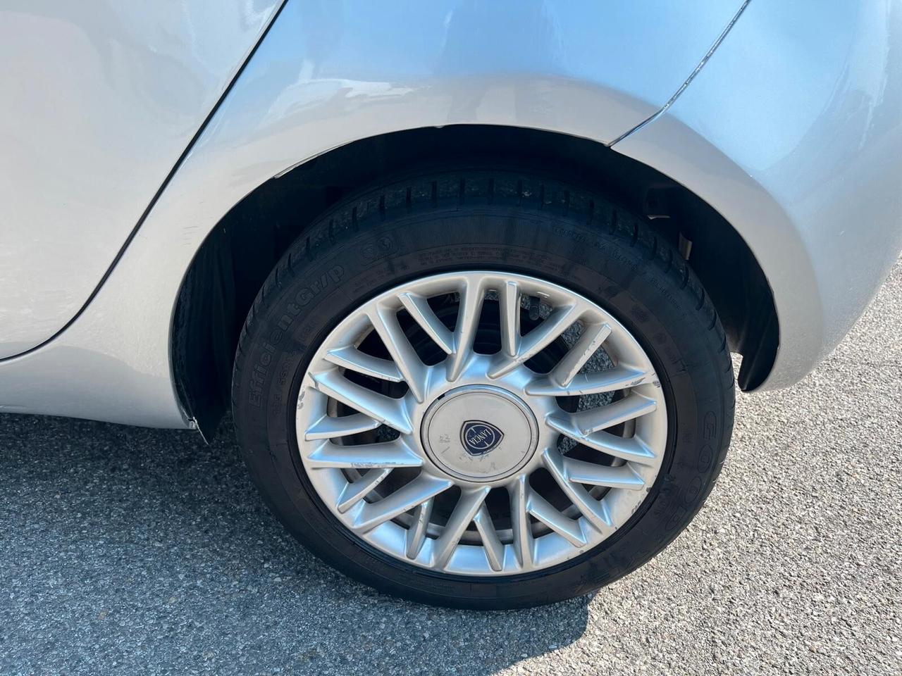 Lancia Ypsilon 1.2 69 CV 5 porte Elle