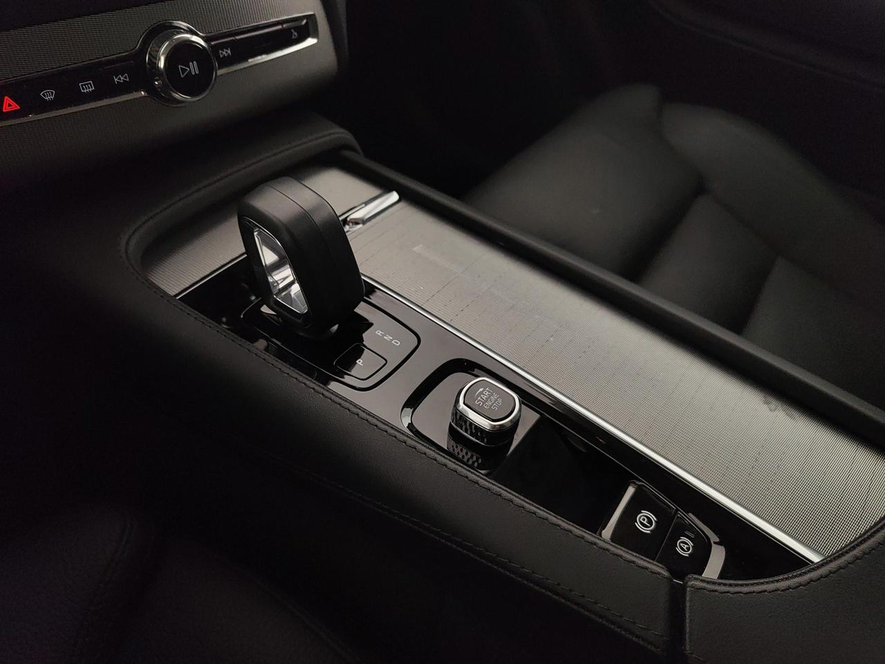 VOLVO XC90 2.0 b5 Plus Bright awd 7p.ti auto