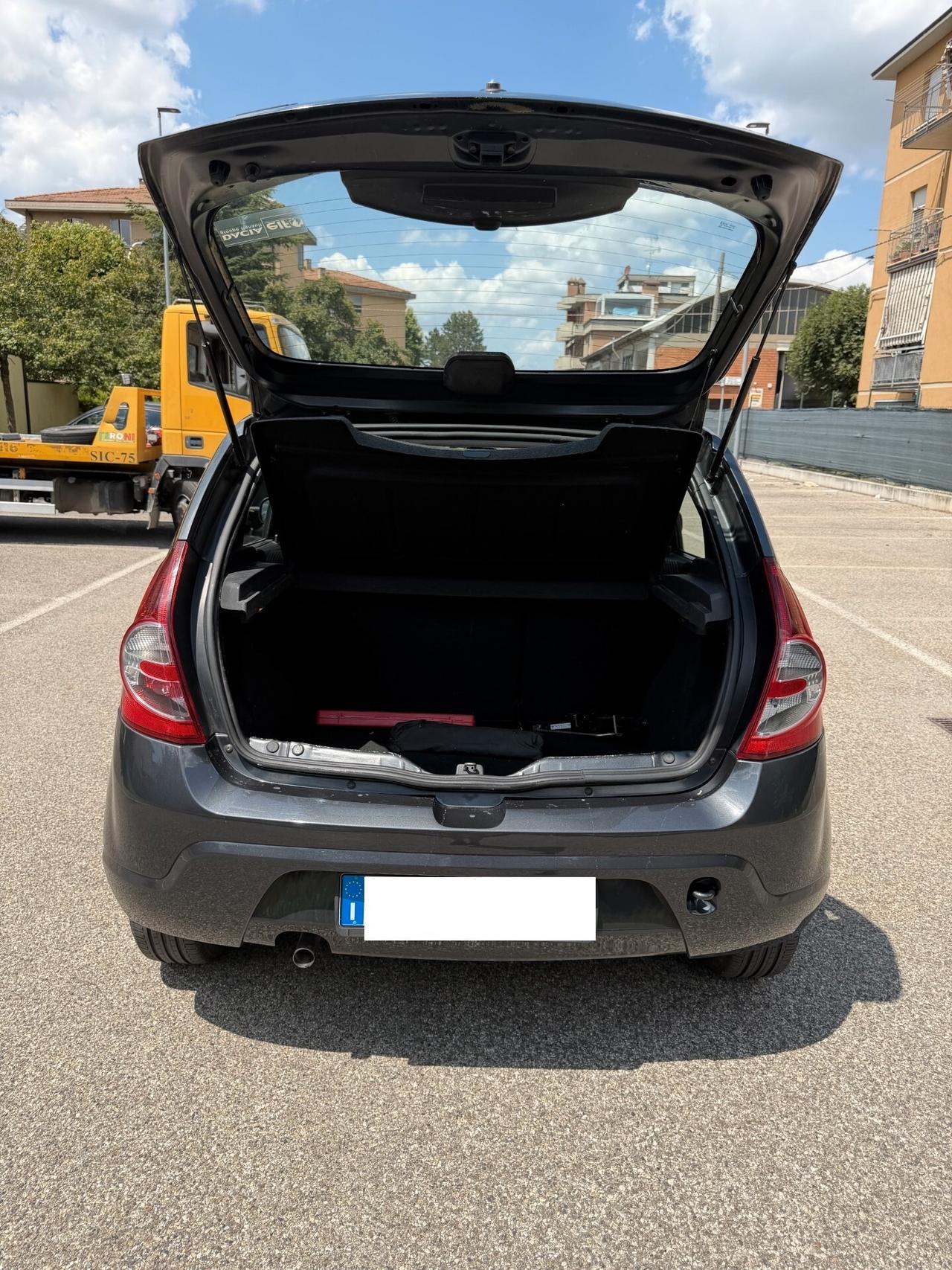 Dacia Sandero 1.4 Gpl - NEOPATENTATI - 12 MESI DI GARANZIA -