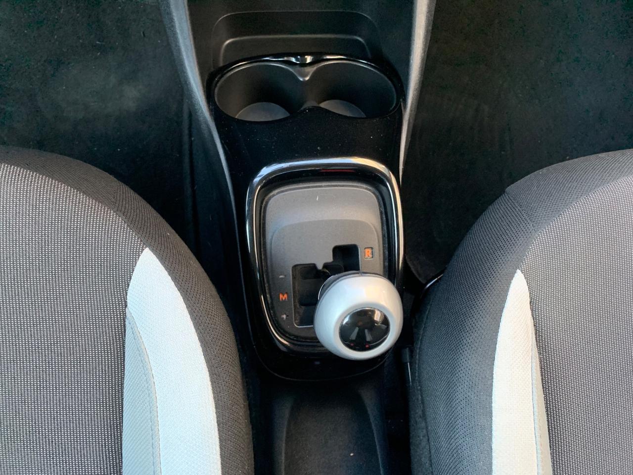 Toyota Aygo 1.0 VVT-i 69 CV 5 porte x-play MMT