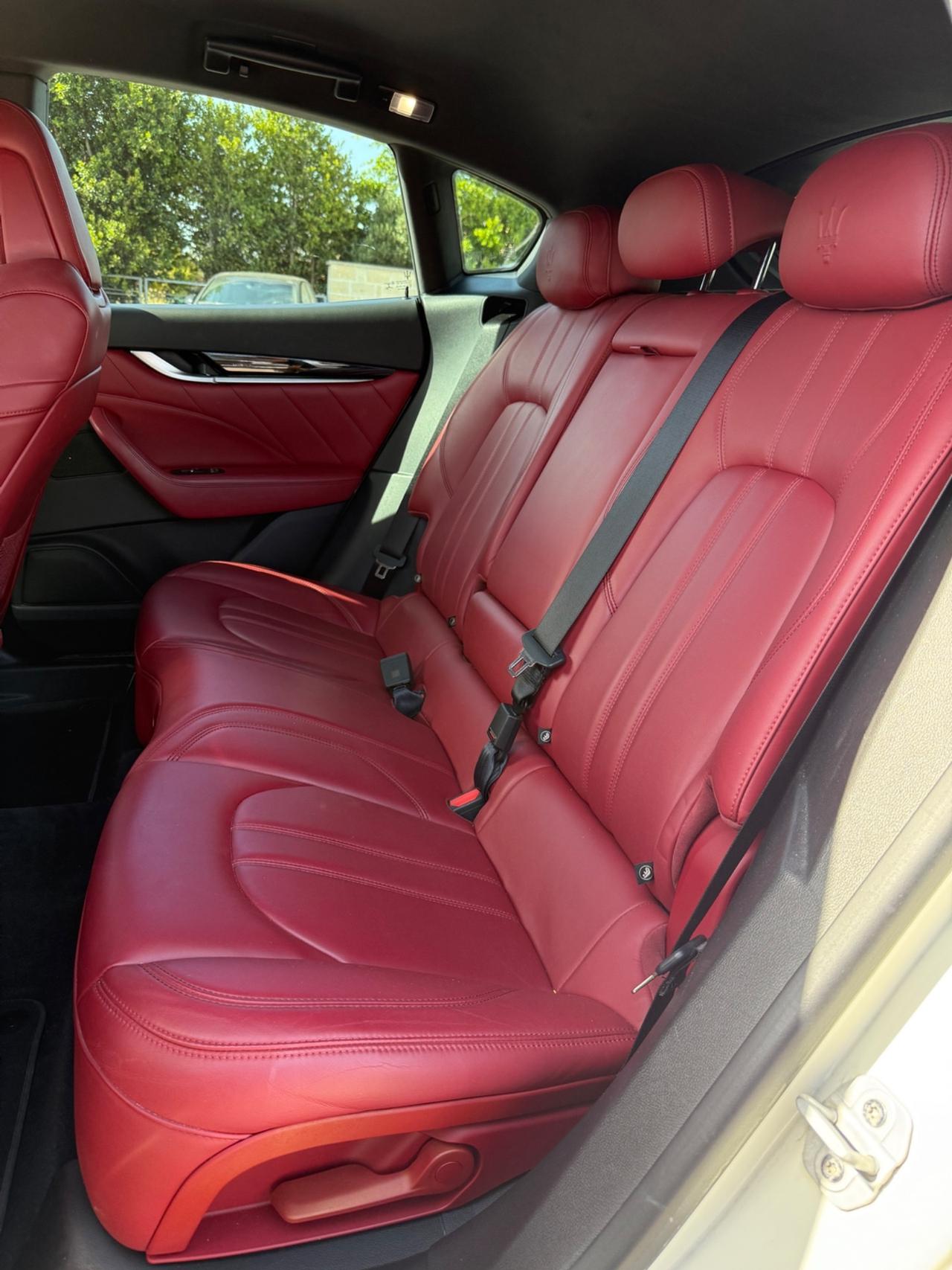 Maserati Levante V6 Diesel 275 CV AWD Gransport