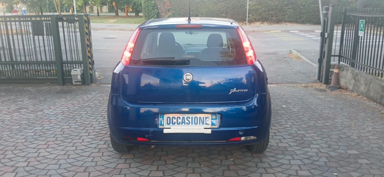 Pochi km grande Punto neopatentati