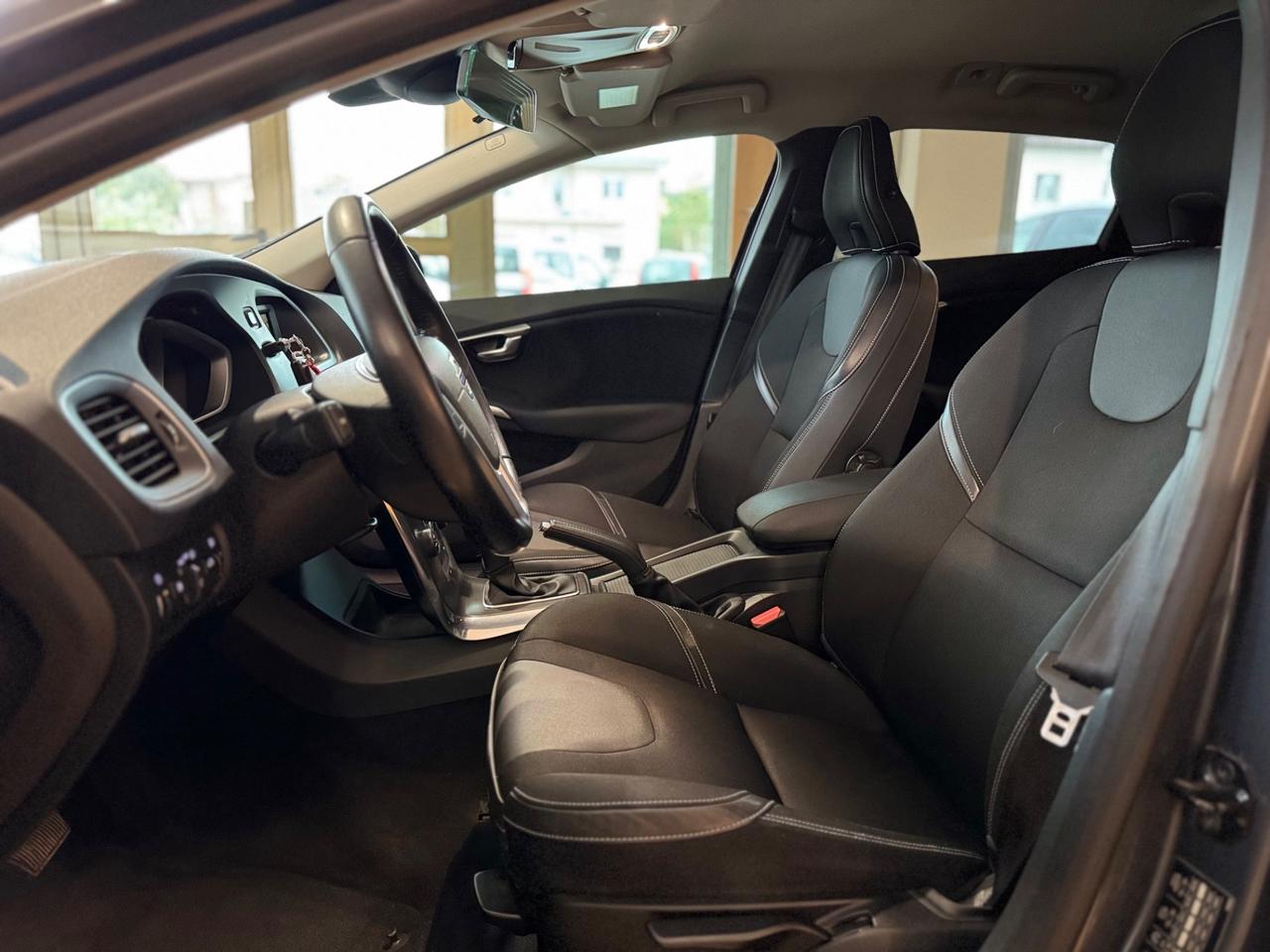 Volvo V40 D3 Geartronic Summum