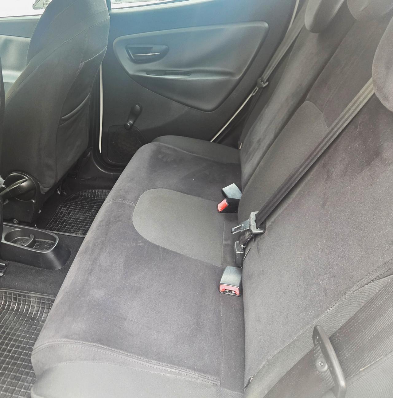 Lancia Ypsilon 1.2 TAGLIANDATA GARANZIA 12 MESI