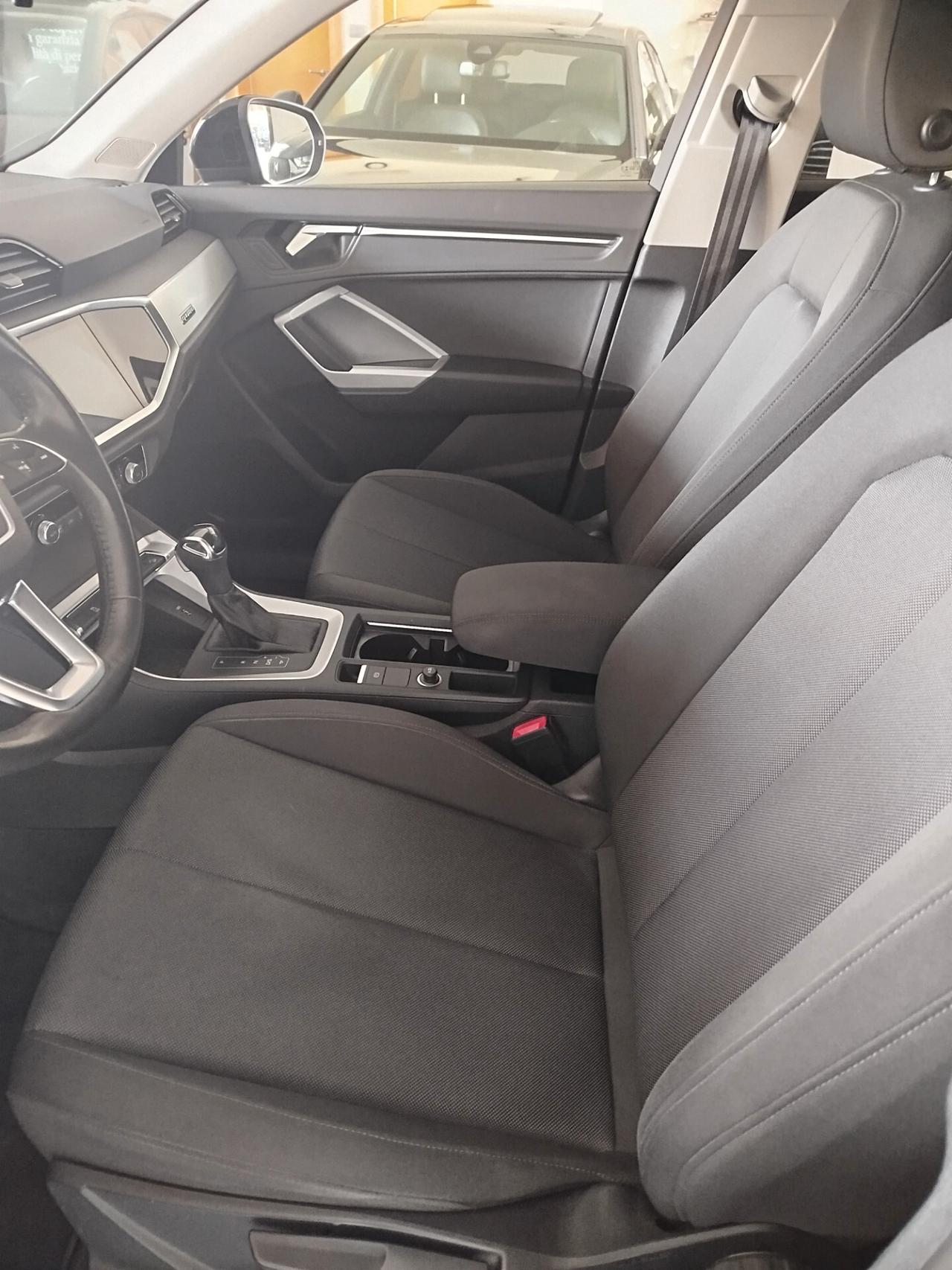 Audi Q3 40 TDI quattro S tronic Business Advanced