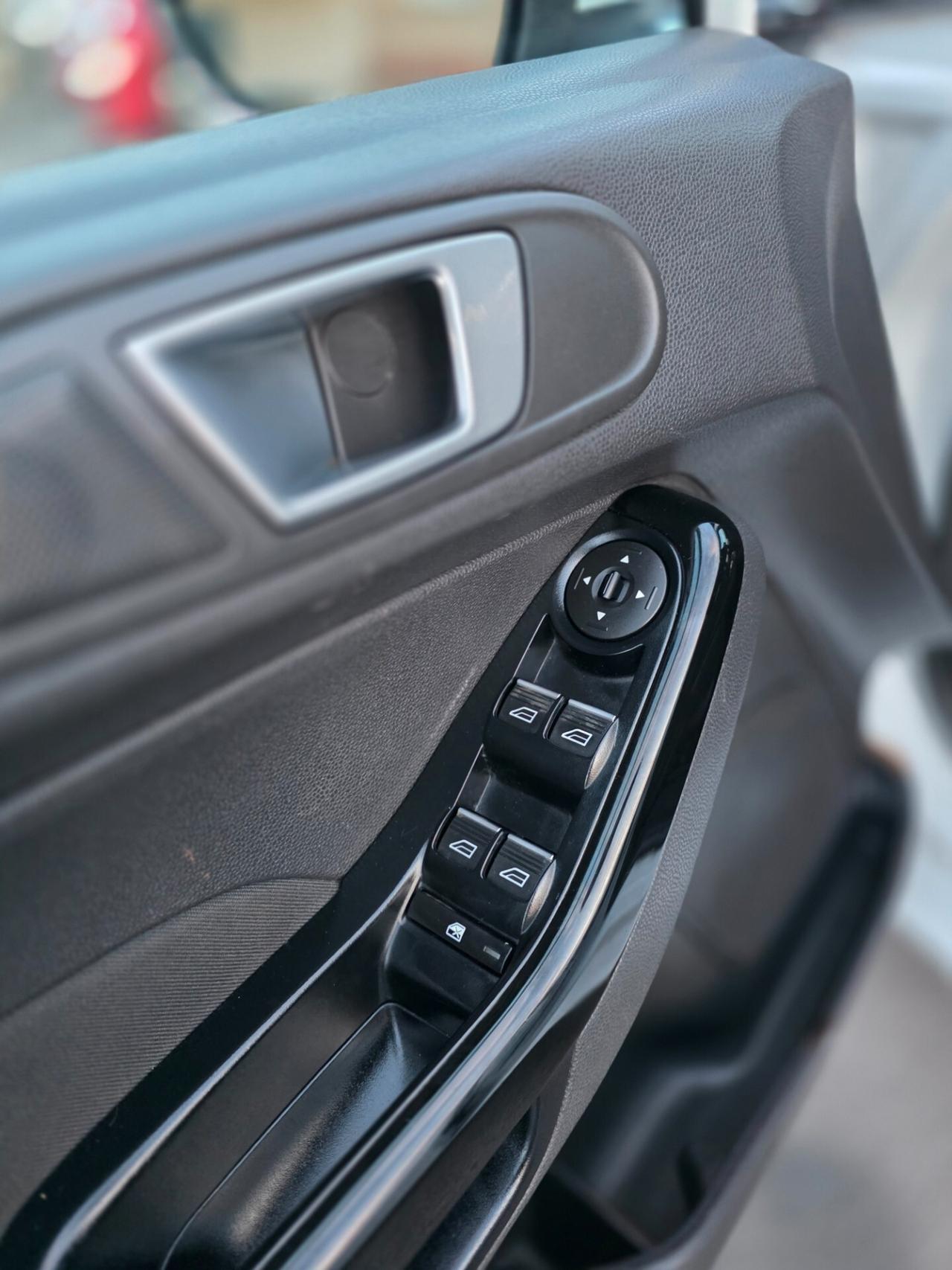 Ford Fiesta 1.5 TDCi 95CV 5 porte Titanium