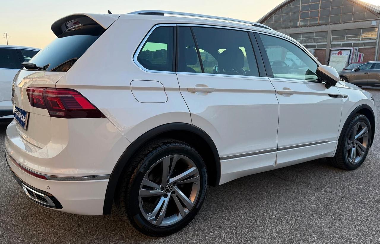 Volkswagen Tiguan 2.0 TDI 150 CV SCR DSG R-Line BIANCO PERLATO