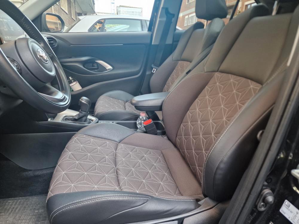 Toyota Yaris Cross 1.5h Lounge fwd 116cv e-cvt