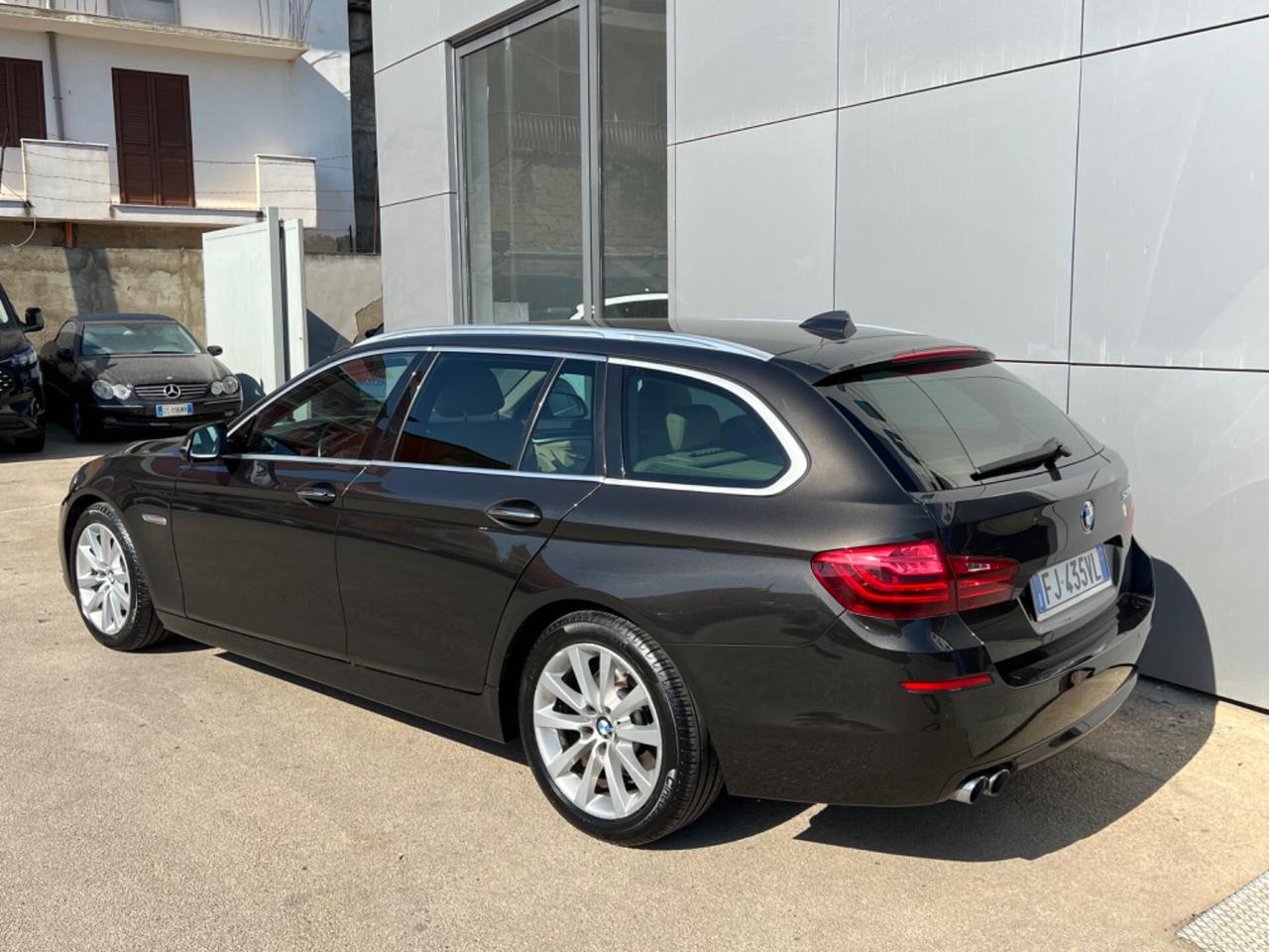 Bmw 520 520d Touring Business - anno 2016 - prezzo €12.900