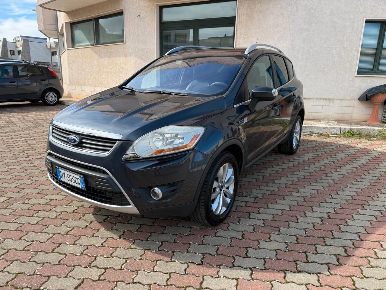 Ford Kuga 2.0 TDCi 136 CV 4WD Titanium DPF Tetto