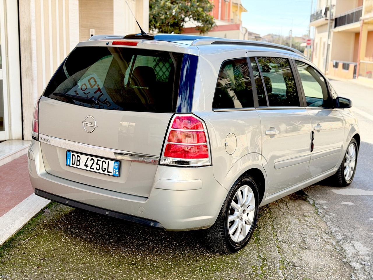 Opel Zafira 1.9 16V CDTI 150CV Cosmo cambio Aut 7 posti