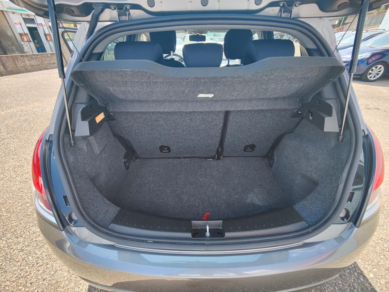 Lancia Ypsilon 1.0 FireFly 5 porte S&S Hybrid Ecochic Gold