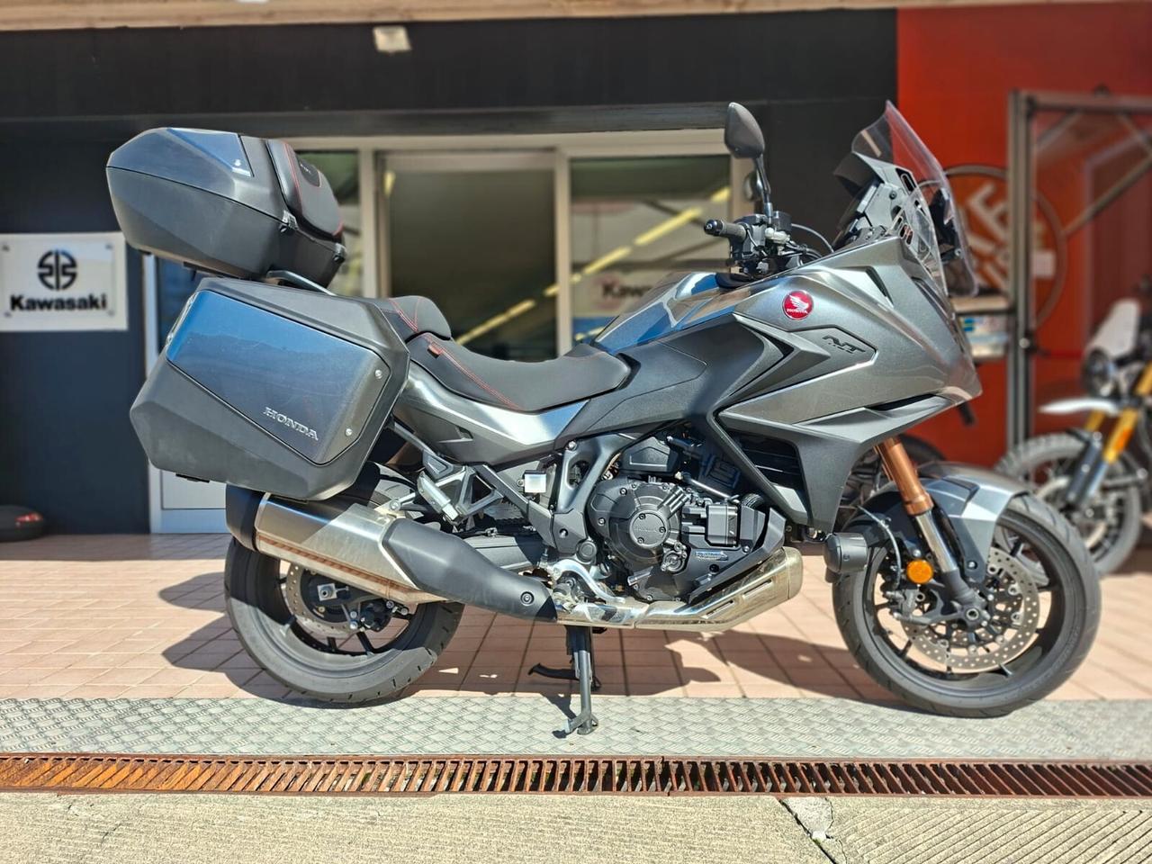Honda NT 1100 DCT, travel elettronic suspension
