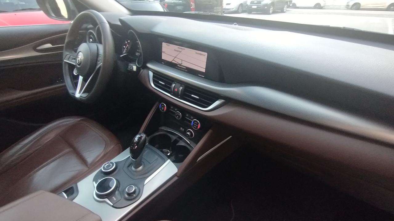 Alfa Romeo Stelvio 2.2 Turbodiesel 210 CV AT8 Q4 Executive