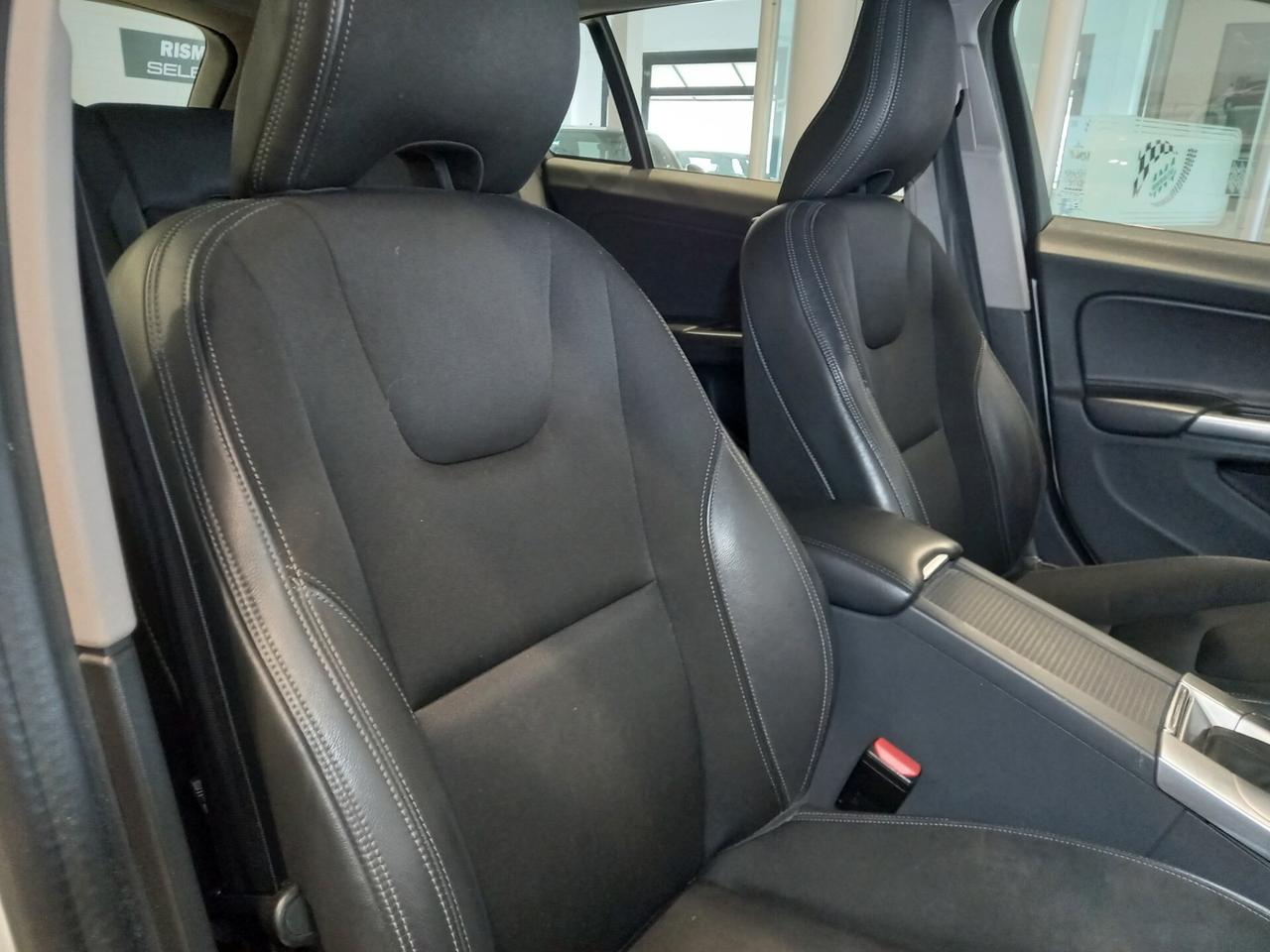 Volvo V60 Cross Country UNICO PROP