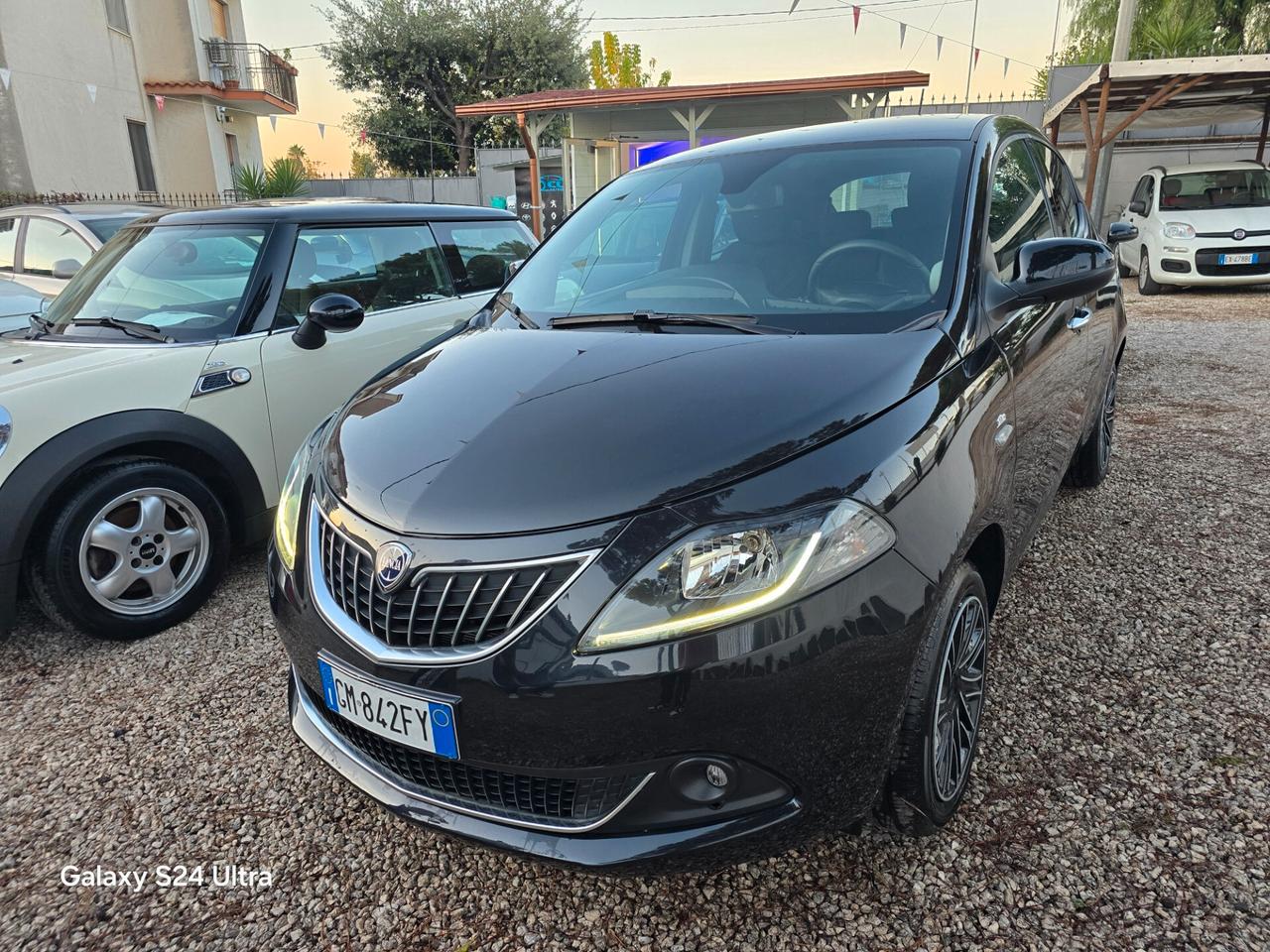 Lancia Ypsilon 1.0 FireFly 5 porte S&S Hybryd Gold