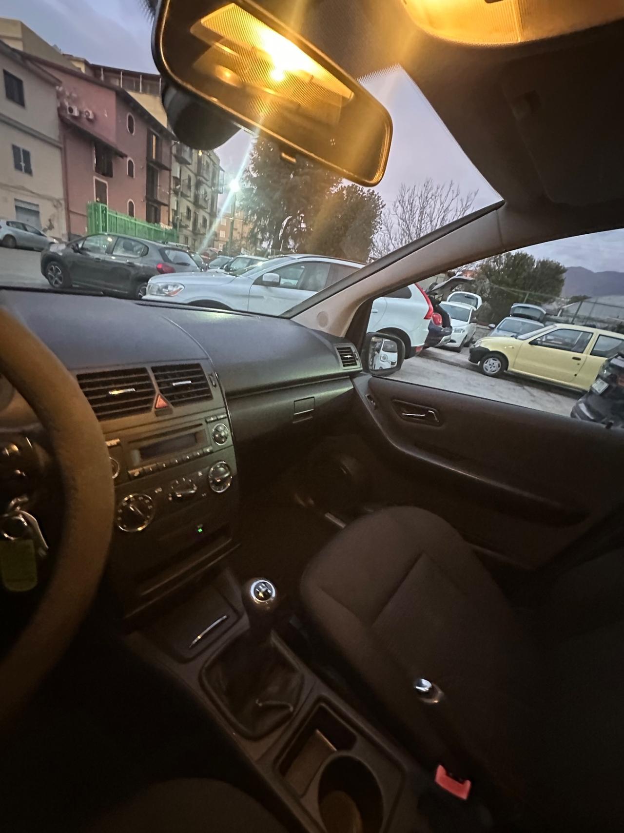 Mercedes-benz A 150 BlueEFFICIENCY Avantgarde