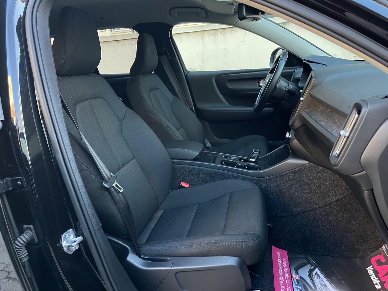 VOLVO XC40 D3 Geartronic Momentum 2020