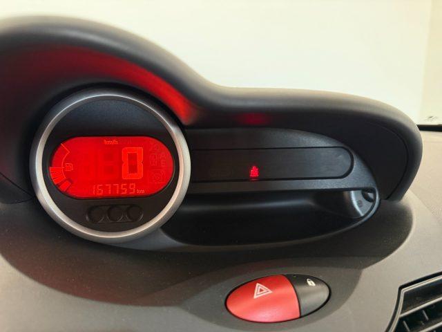 RENAULT Twingo 1.2 16V Initiale