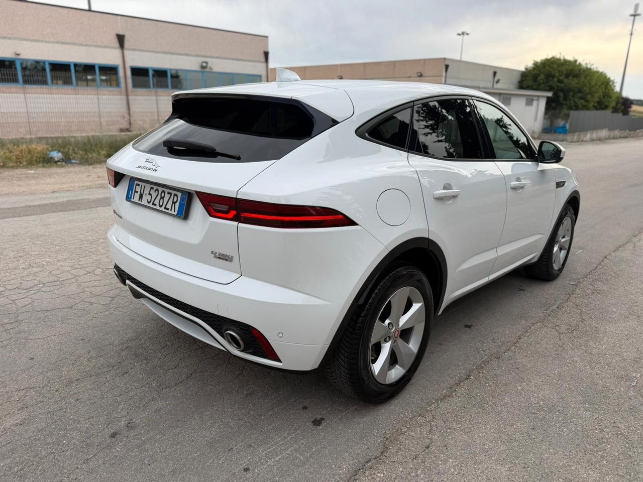Jaguar E-Pace 2.0D 180 CV AWD R-Dynamic PELLE/RADAR/CAMERA/FULL