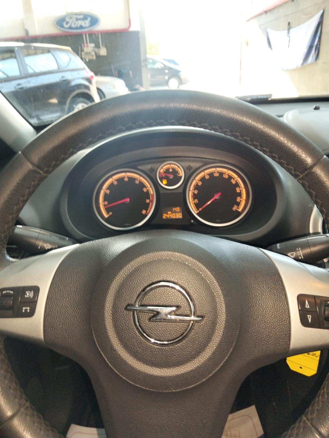 Opel Corsa 1.2 85CV 5 porte GPL-TECH One