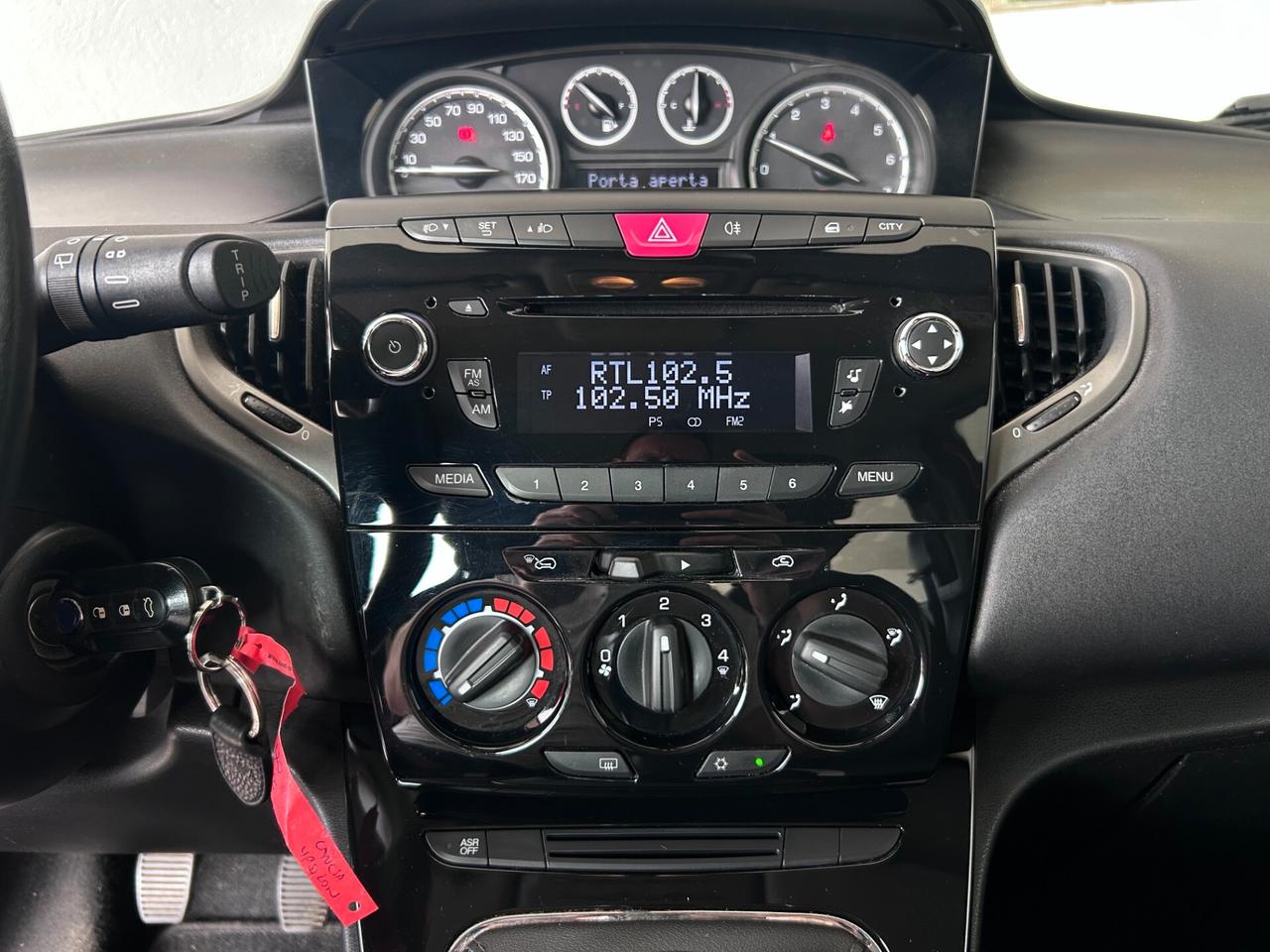 Lancia Ypsilon 1.2 69 CV 5 porte Elefantino