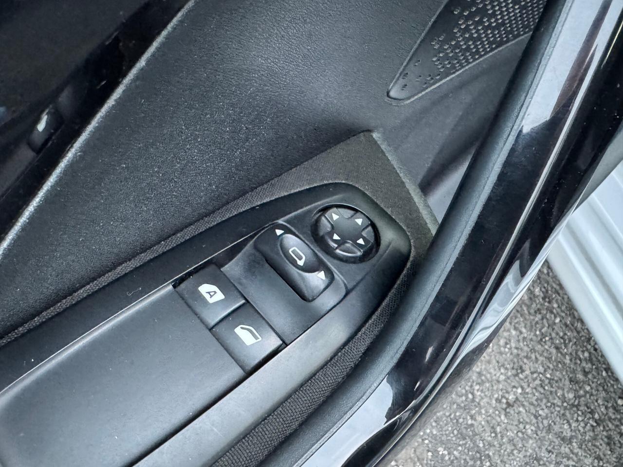 Peugeot 208 1.4 HDi 68 CV 5 porte Active