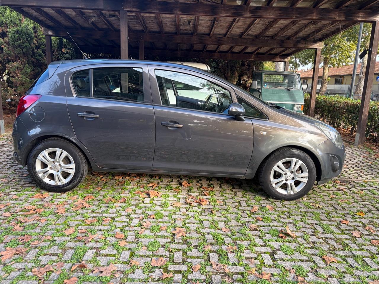 Opel Corsa 1.2 85CV 5 porte GPL-TECH Edition NEOPATENTATI