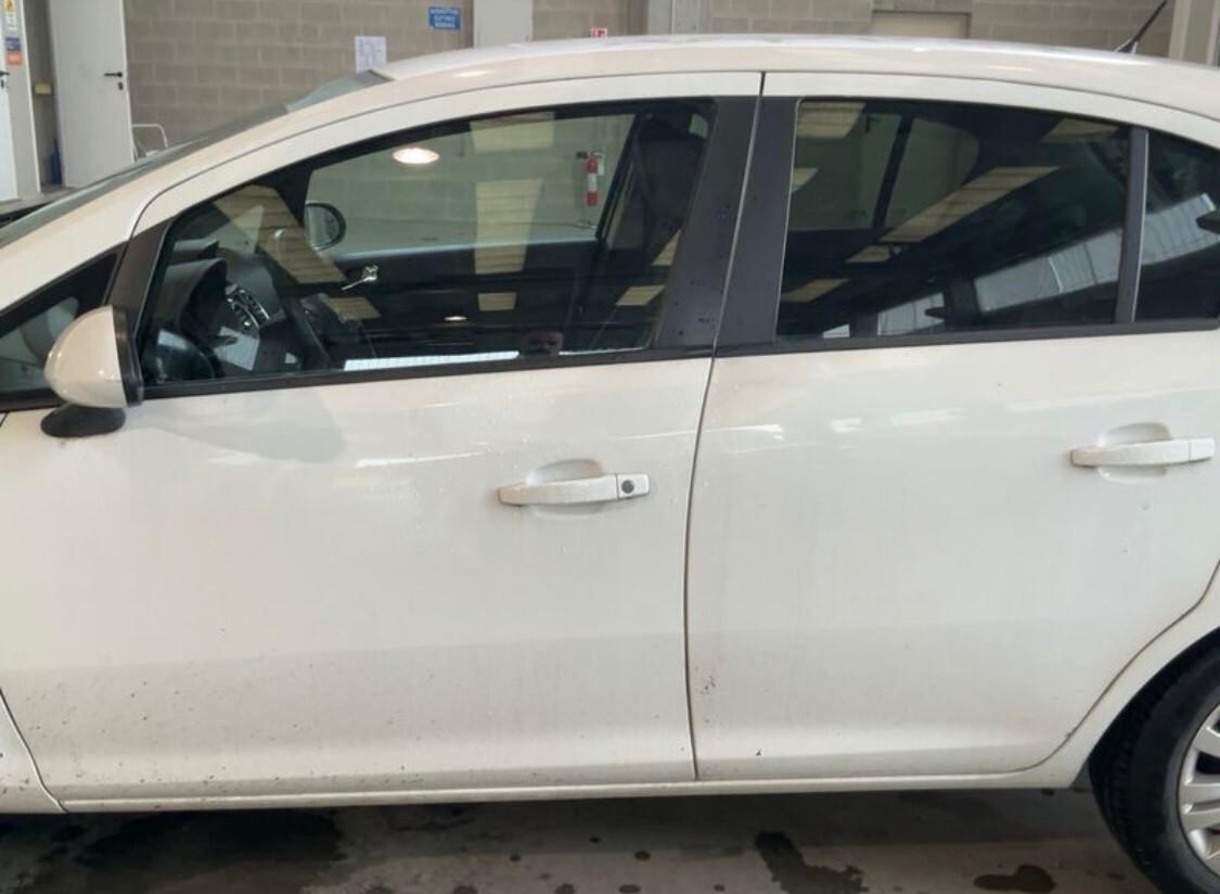 Opel Corsa 1.2 80CV 5 porte GPL