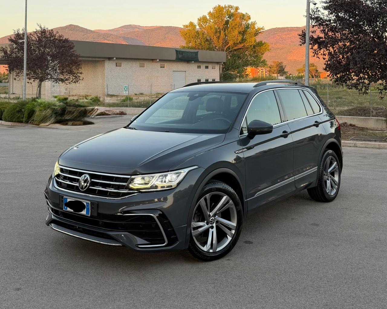 Volkswagen Tiguan 2.0 TDI 150 CV DSG 4MOTION R-Line