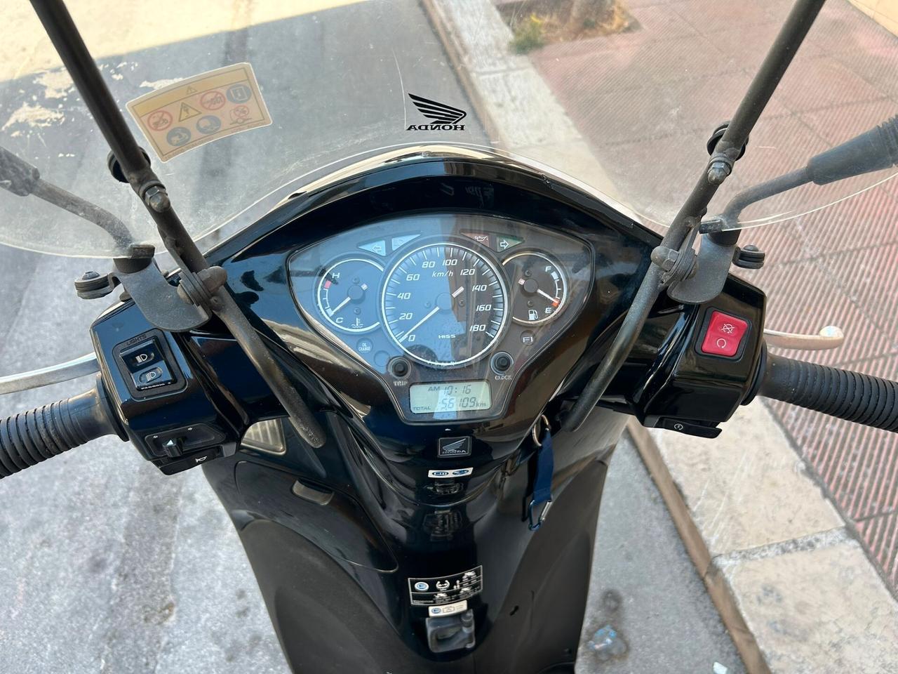 Honda SH 300 i SPORT