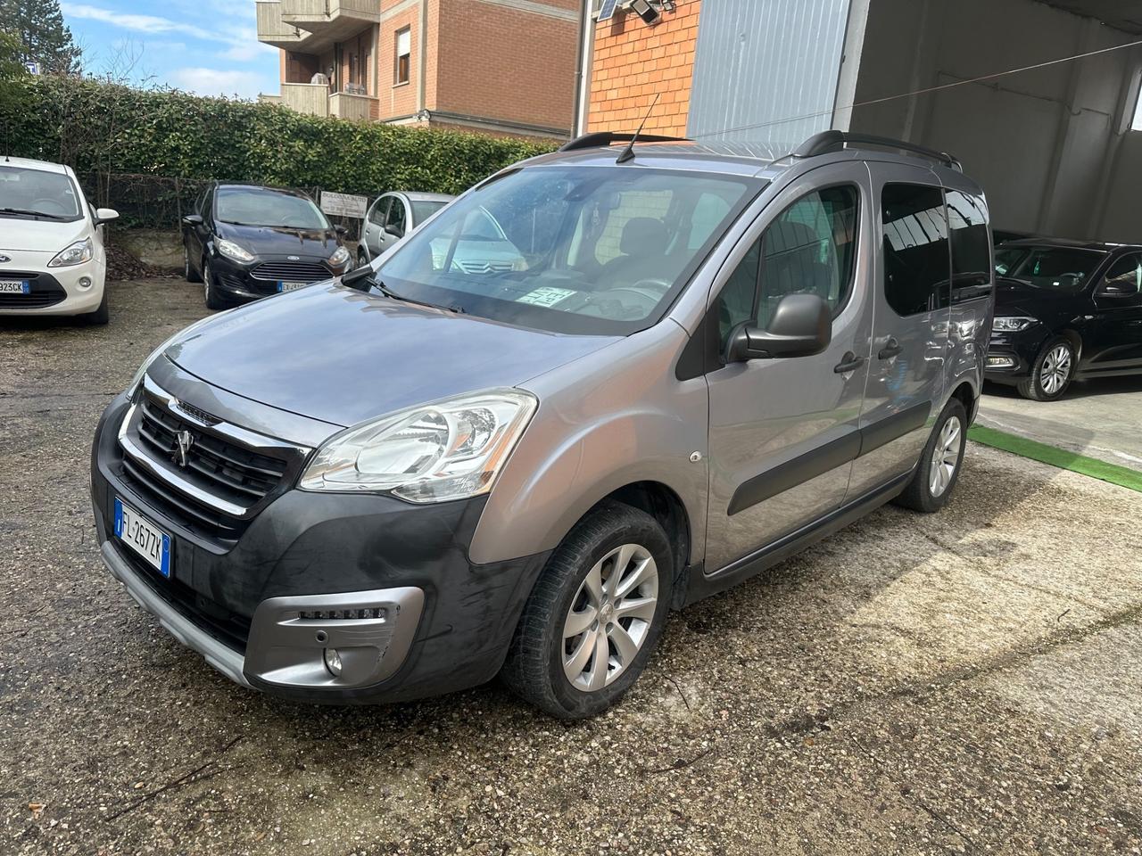 Peugeot Partner Tepee BlueHDi 100 Outdoor