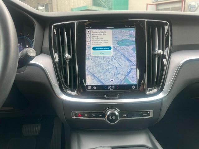 Volvo V60 B4 (d) automatico Plus Dark
