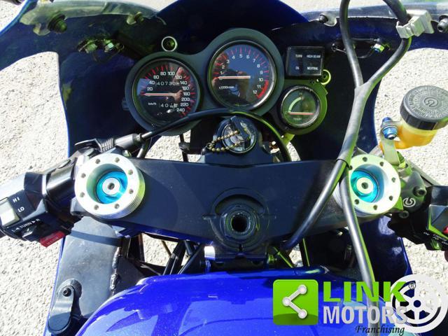 YAMAHA RD 500 LC REPLICA VALENTINO ROSSI