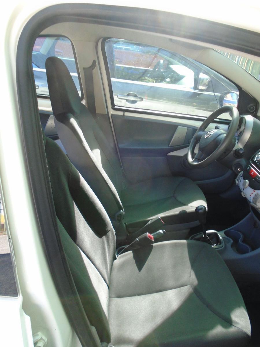 TOYOTA Aygo 12V VVT-i 5 porte Now Connect 120000 KM