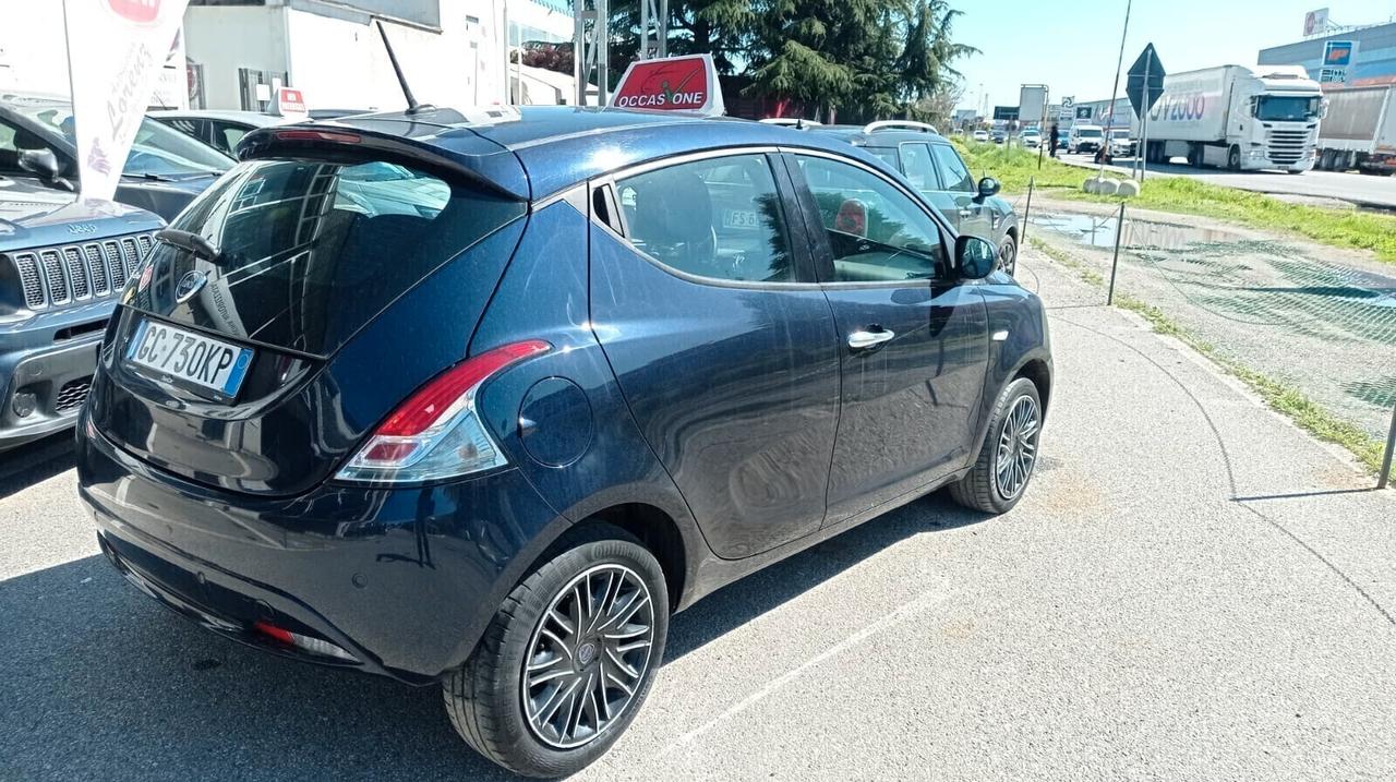 Lancia Ypsilon 1.2 69 CV 5 porte S&S Elefantino Blu