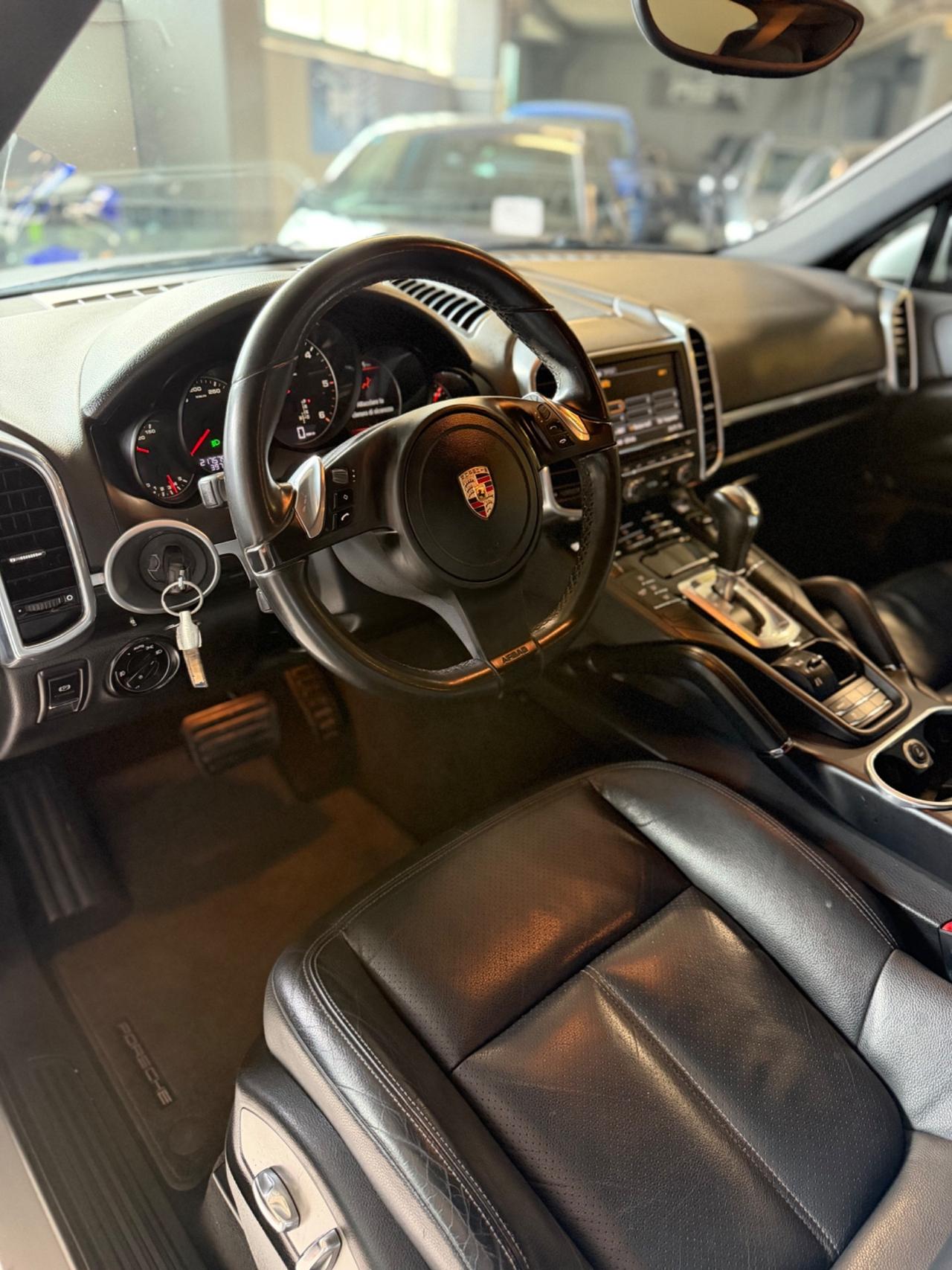 Porsche CAYENNE 3.0 V6 BOSE KMCERT UNICOPR