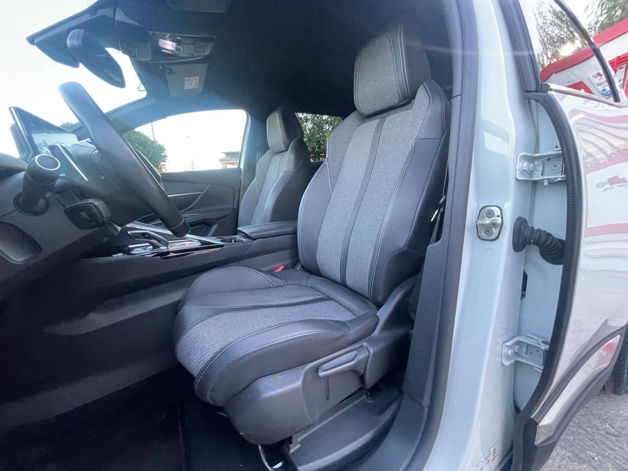 Peugeot 3008 Allure Pack 1.5 BlueHDI EAT8 130cv
