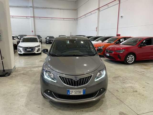 Lancia Ypsilon 1.0 firefly hybrid 69cv Gold Plus