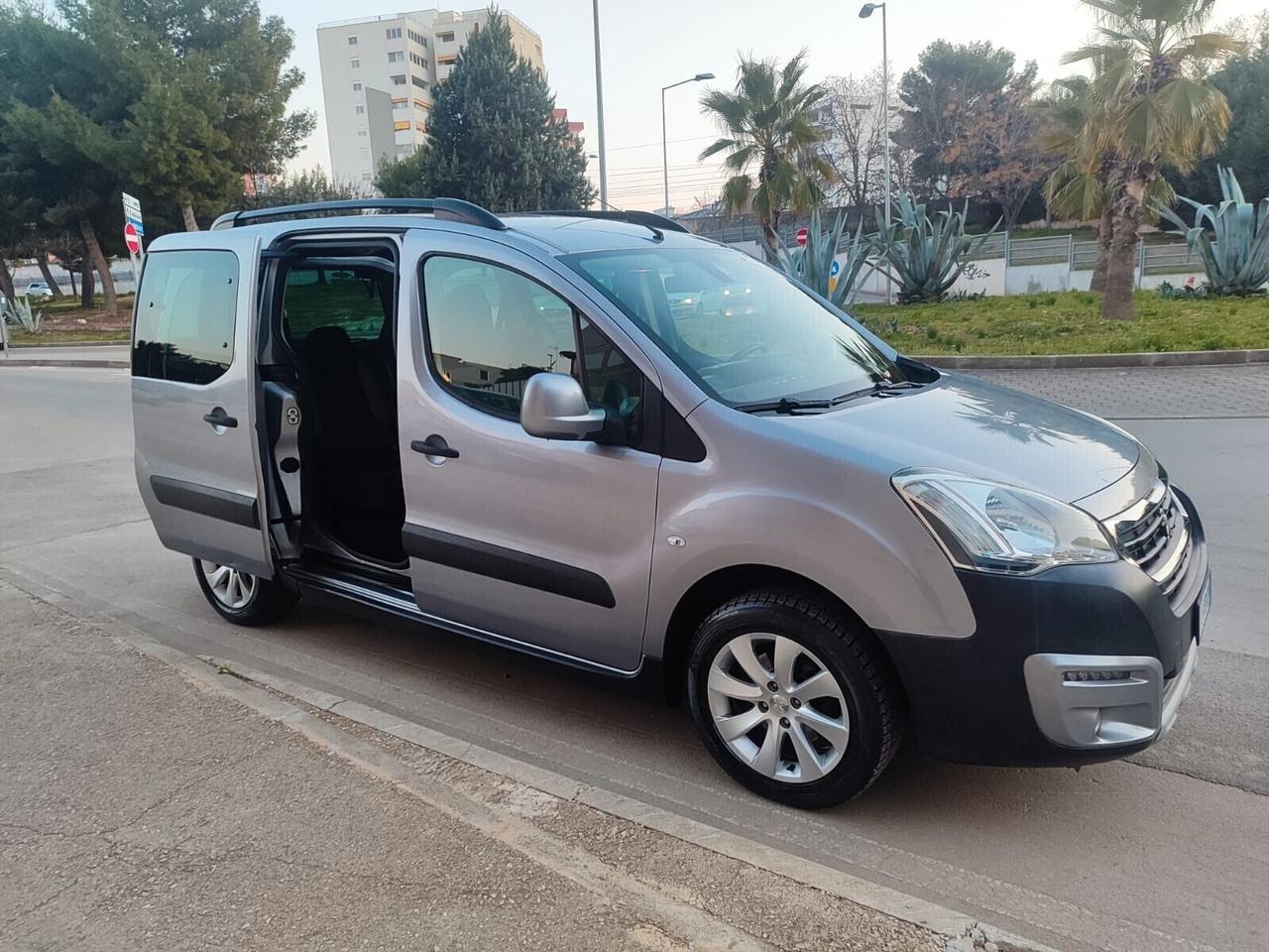 Peugeot Partner Tepee 1.6 bluehdi 100CV 2016!!!!