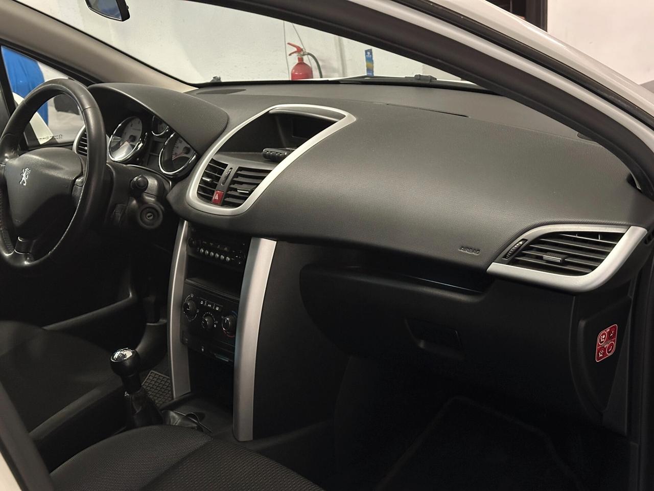 Peugeot 207 1.6 8V HDi 93CV 5p. Sweet Years