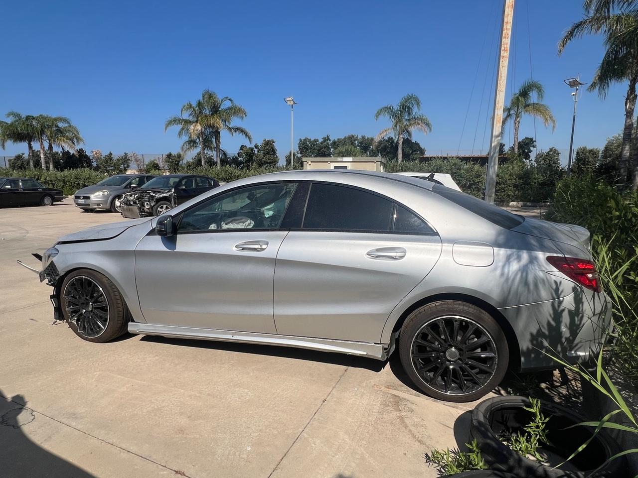 Mercedes-benz CLA 200d Premium - AUTO INCIDENTATA