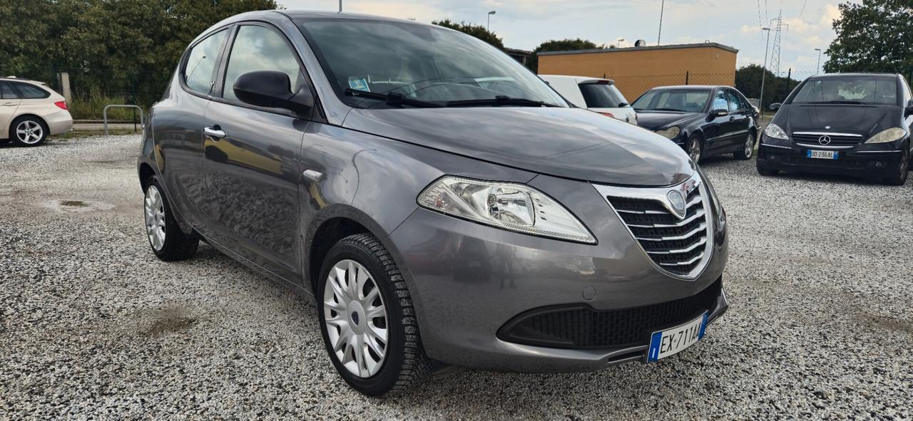 Lancia Ypsilon 1.2 69 CV 5 porte Gold