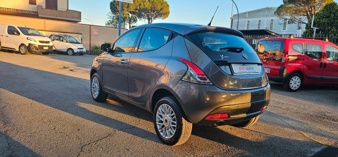 Lancia Ypsilon 0.9 TwinAir 85 CV Metano Ecochic