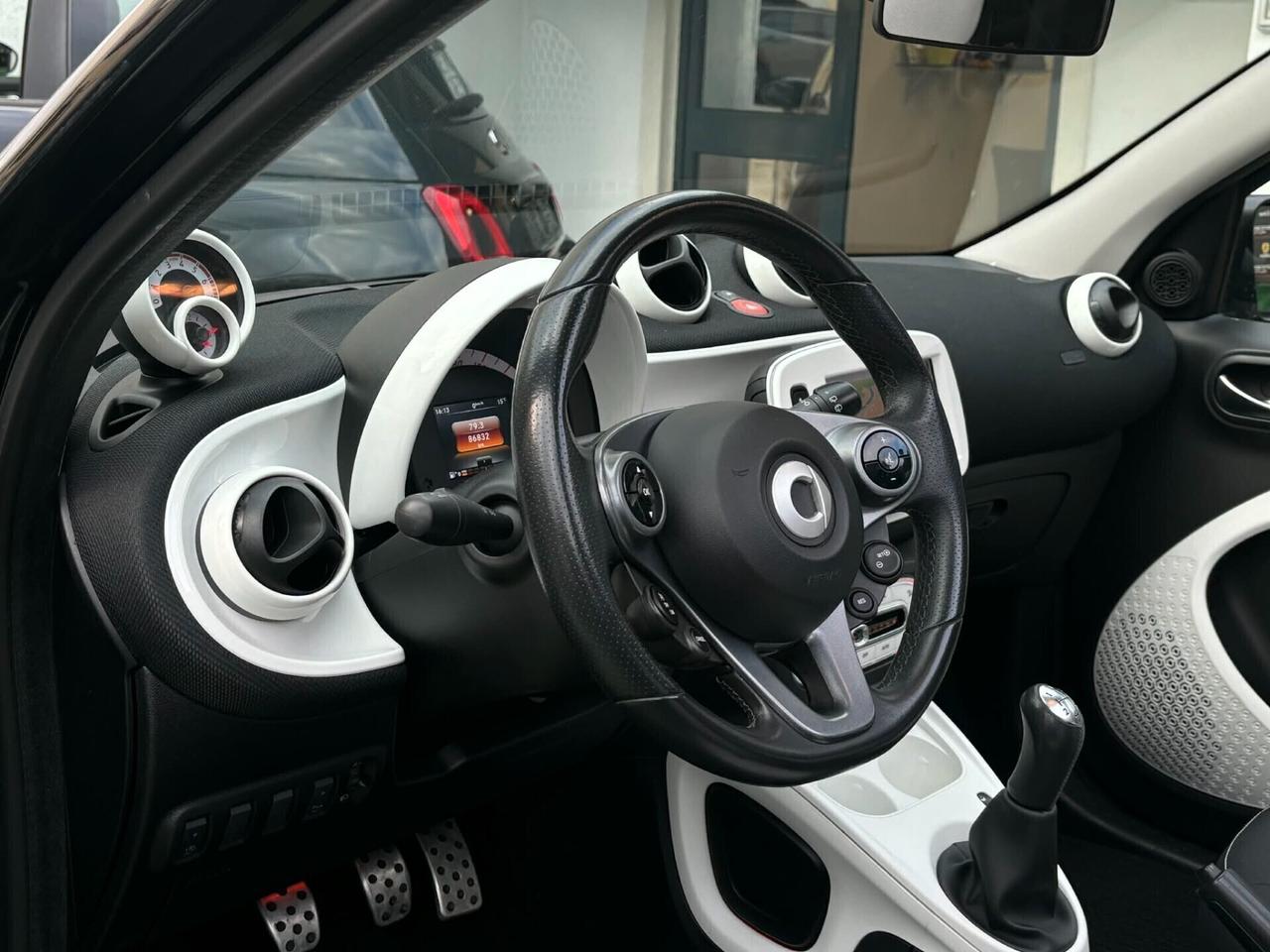 Smart ForFour 1.0 71 CV Total Black Cabrio