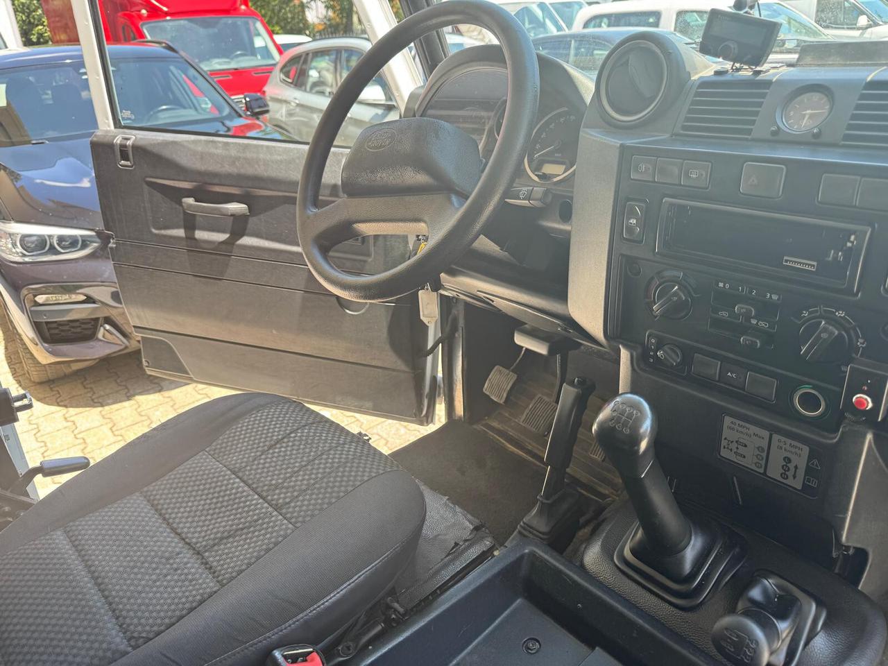 Land Rover Defender 90 2.2 TD4 Station Wagon SE N1