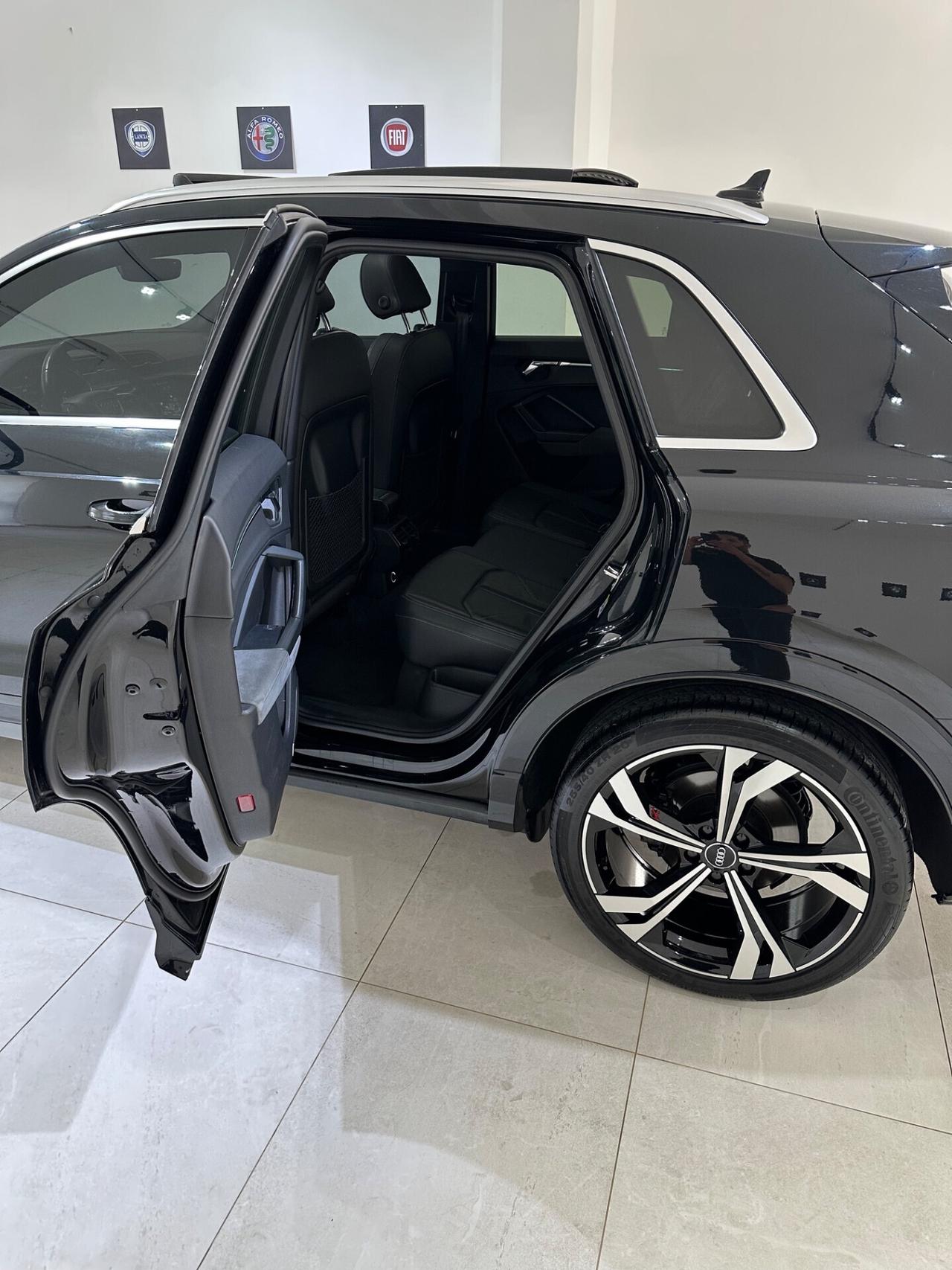 Audi Q3 2.0 TDI 150 CV S tronic S line Edition TOTAL BLACK CON TETTO