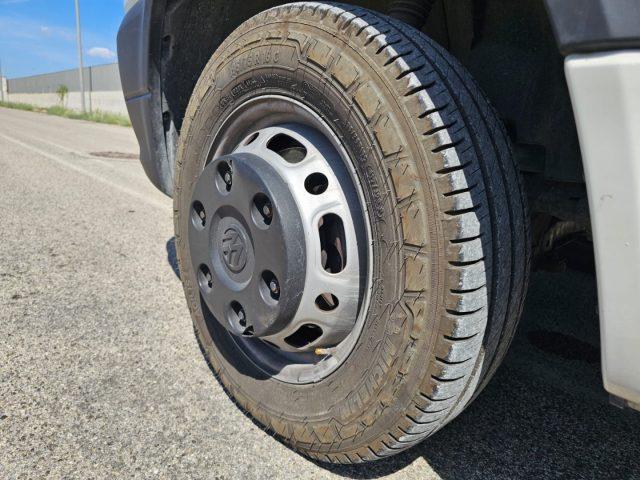 VOLKSWAGEN Crafter 35 2.5 TDI 109CV Cabinato CASSONE FISSO