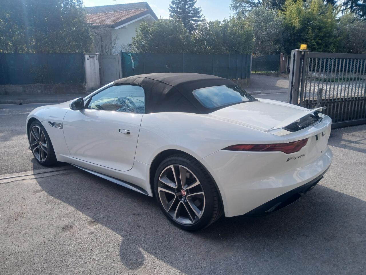 Jaguar F-Type 2.0 aut. Convertibile R-Dynamic 2021